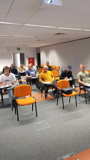 MACHINA | Centrum Szkolenia Operatorów - Kursy i szkolenia koparki koparko-ładowarki | Maszyny budowalne i UDT | Włocławek